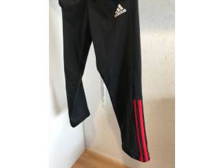 Kleding Trainingspak Adidas zwart met rood