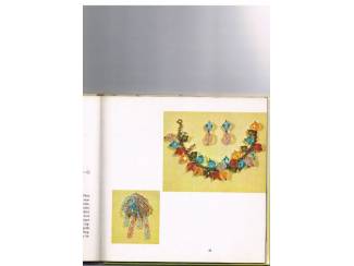 Creativiteit Jutta Lamm&egrave;r &ndash; Maak uw eigen sieraden.