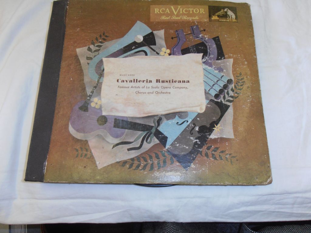Verzameling 9 x 78-toeren platen in album Cavalleria Rusticana