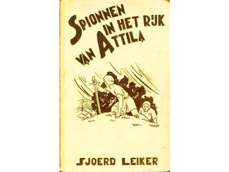 Spionnen in het rijk van Attila - Sjoerd Leiker