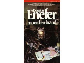 Detectives en Spanning Moord en brand - Douglas Enefer