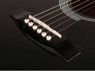 Snaarinstrumenten | Gitaren | Semi-Akoestisch Nashville semi-akoestische gitaar met ingebouwd stemapparaat.