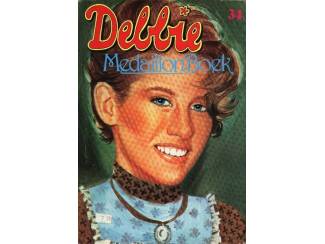 Debbie Medaillon Boek 34