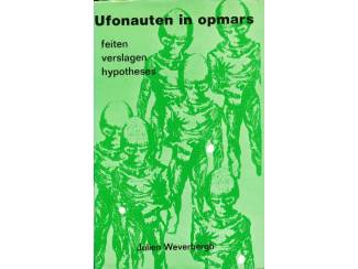 Science Fiction Ufonauten in opmars - Julien Weverbergh