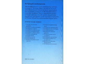 Jeugdboeken De Vijf dl 4 - De Vijf op de smokkelaarsrots - Enid Blyton - bla