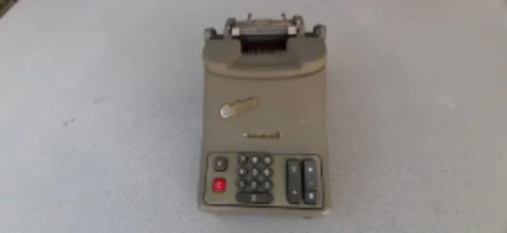 Oude Odhner calculator/reken machine
