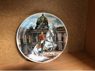 Porselein wandbord paard ruiter Hofburg Wien Doorsnee 17,5 cm