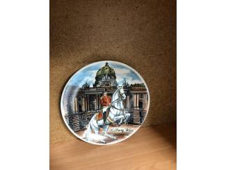 Porselein, Kristal en Bestek Porselein wandbord paard ruiter Hofburg Wien Doorsnee 17,5 cm