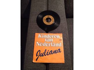 Grammofoon / Vinyl Lp en singles Dolly Dots en  koningin Juliana , ook los te koop