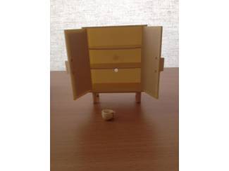 Speelgoed | Poppen en Poppenhuizen Poppenhuis servieskast rood wit kunststof 2 deuren 4 pootjes