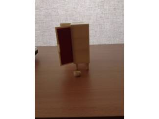 Speelgoed | Poppen en Poppenhuizen Poppenhuis servieskast rood wit kunststof 2 deuren 4 pootjes