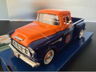 Auto's Chevrolet 5100 Stepside withb Gulf  Livery 1955 Schaal 1:24