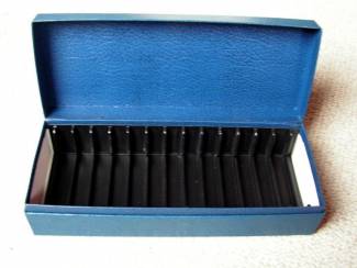 Cassettebandjes Beatles blauwe Cassette box voor 13 cassettes zeer mooie staat