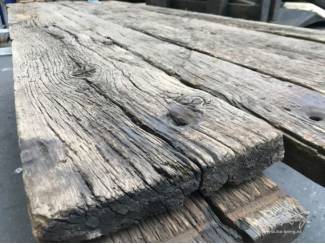 Hout en Planken Echte oud eiken wagondelen en spoorbiels planken