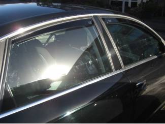 Audi onderdelen Zijwindschermen Audi pasvorm getinte raamspoilers oa A4 Heko