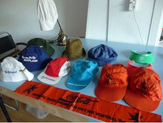 Accessoires Petten, zonnenhoedjes , zonneklep ( diverse merken + modellen)