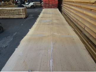 Hout en Planken Douglas boomstambladen en planken