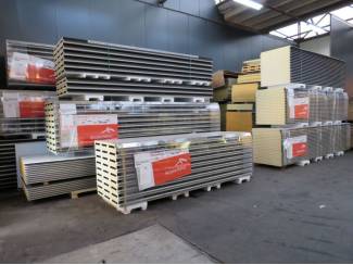 Platen en Panelen Nieuwe sandwichpanelen uit voorraad
