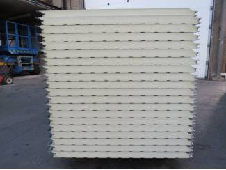 Platen en Panelen Nieuwe sandwichpanelen uit voorraad