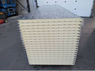 Platen en Panelen Nieuwe sandwichpanelen uit voorraad