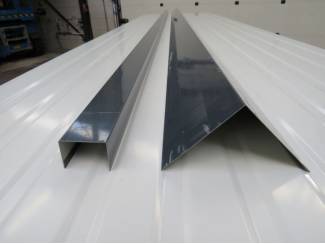 Platen en Panelen Nieuwe sandwichpanelen uit voorraad