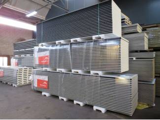 Platen en Panelen Nieuwe sandwichpanelen uit voorraad