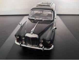 Auto's Begrafenisauto Daimler DS420 Hearse Schaal 1:43