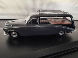 Auto's Begrafenisauto Daimler DS420 Hearse Schaal 1:43