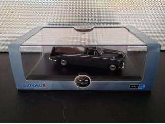 Auto's Begrafenisauto Daimler DS420 Hearse Schaal 1:43
