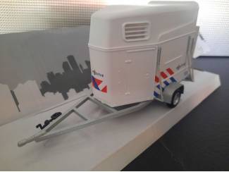 Horse Trailer Dutch Police Schaal 1:43