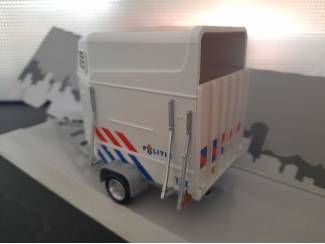 Caravans en aanhangers Horse Trailer Dutch Police Schaal 1:43