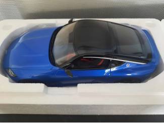 Auto's Nissan Z Schaal 1:18