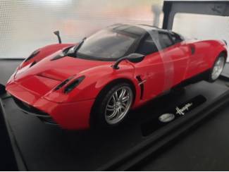 Pagani Huayra Schaal 1:18