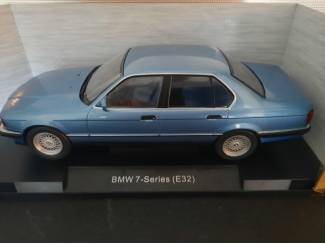 Auto's BMW 730i E32 7 serie Schaal 1:18