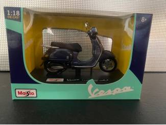Tweewielers Vespa Scooter P150 X 1978 Schaal 1:18