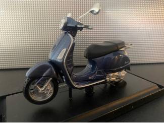 Tweewielers Vespa Scooter P150 X 1978 Schaal 1:18