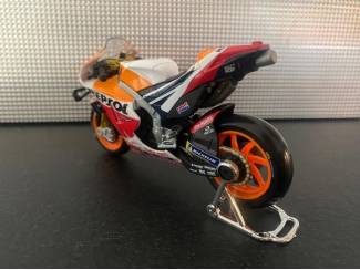Tweewielers Honda Repsol RC213 GP2021 Pol Espargaro Schaal 1:18