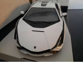 Auto's Lamborghini Sian Schaal 1:18