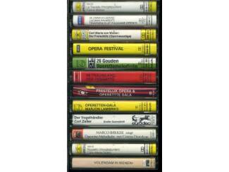 Cassettebandjes 12 verschillende opera / operette cassettes in koffer ZGAN