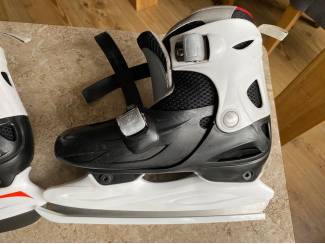 Schaatsen en Shorttrack Ijshockey schaatsen maat 34-37