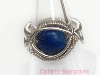 Ringen Verzilverde ring met lapis lazuli
