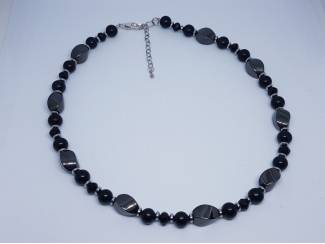 Ketting van Onyx en Hematiet