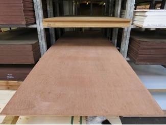 Platen en Panelen Aanbieding betonplex, meranti en spaanplaten