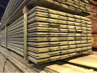 Hout en Planken Ge&iuml;mpregneerde rabatdelen en tuinplanken groen