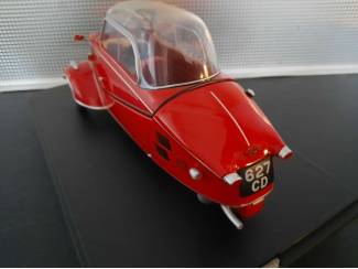 Auto's Messerschmitt KR200 Buble Car Schaal 1:18