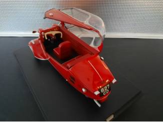 Auto's Messerschmitt KR200 Buble Car Schaal 1:18