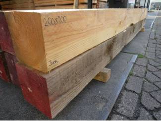 Hout en Planken Grote Douglas balken in de aanbieding