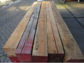 Hout en Planken Grote Douglas balken in de aanbieding