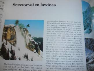 Overige Boeken en Diversen Chriet Titulaer &ndash; De mens en het weer