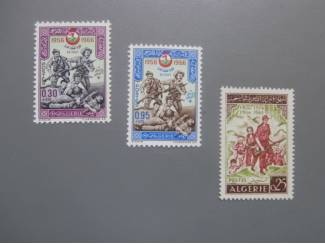 Postzegels Algarije 1963 en 1966 / Revolutie